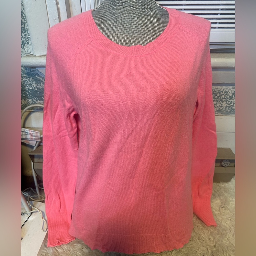 ⭐️ 3/$20 Women’s sweater